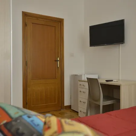 Liberty Πανσιόν